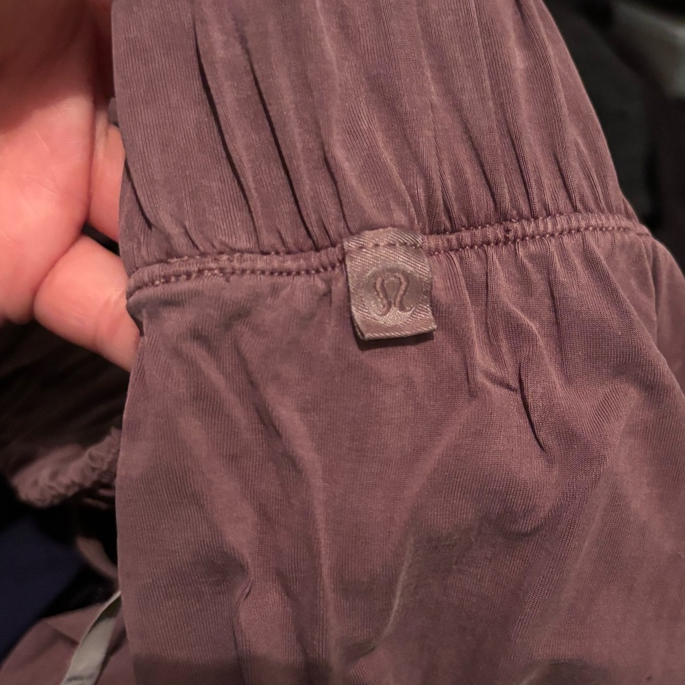 Lululemon Lost in Leisure Crop Jogger Antique Bark Size 4 - Picture 8 of 9